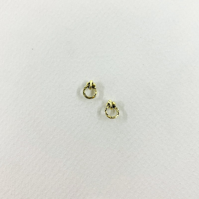 EK41B GOLD | BABY GOLD FORGET ME KNOT STUDS
