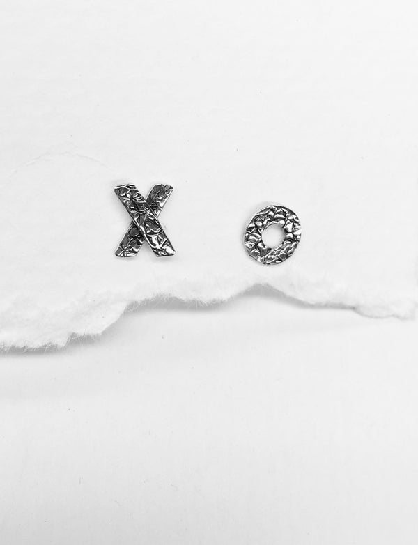 ELS9B | HUGS AND KISSES