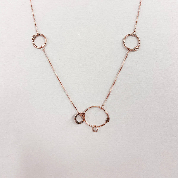 NCHLO14B GOLD | DELICATE FLOATING CIRCLE NECKLACE
