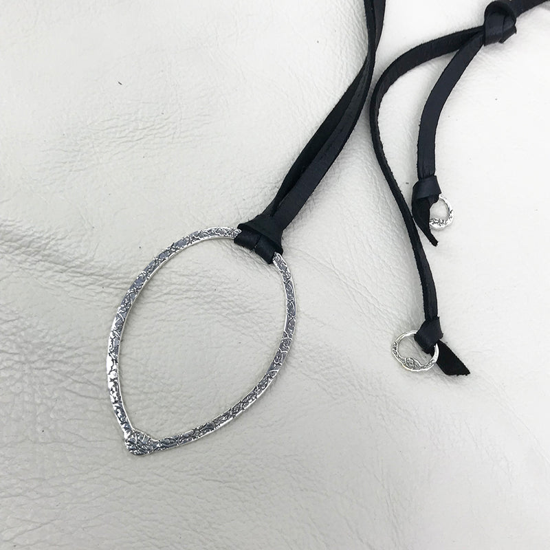 NL220B-BK | TEARDROP LEATHER