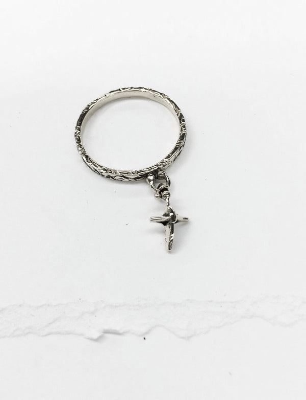 R29 | CROSS RING